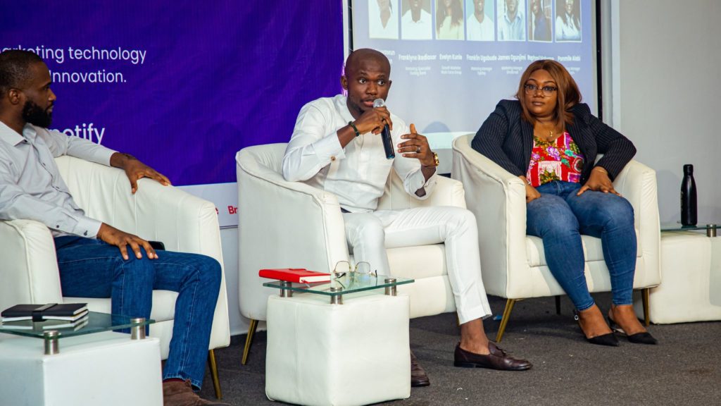 Speakers in conversation · 2024